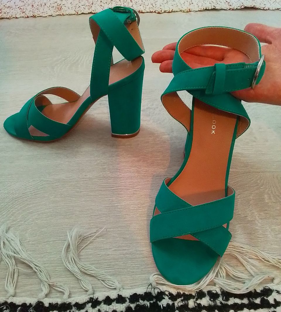 New look:in vihreät sandaalit