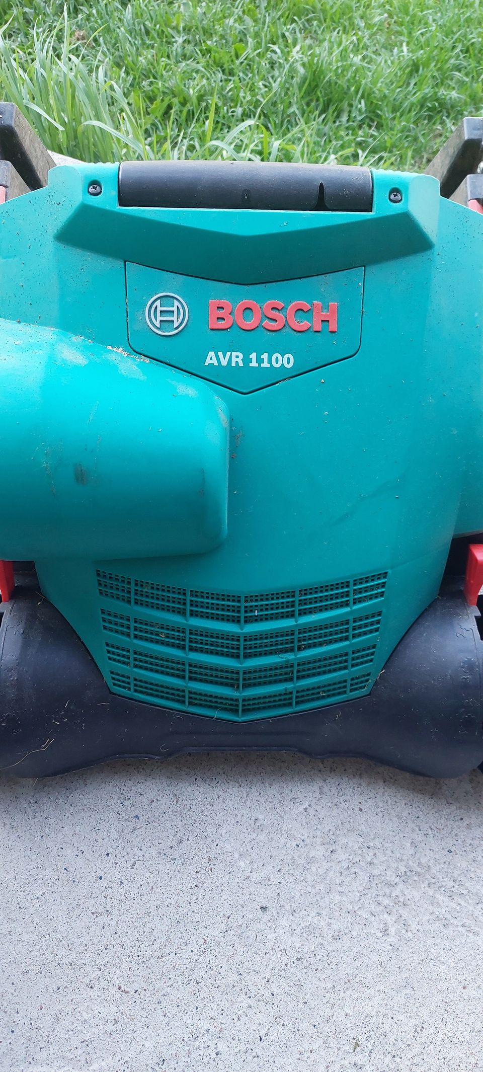 VUOKRATAAN Bosch AVR1100 nurmikonilmaaja