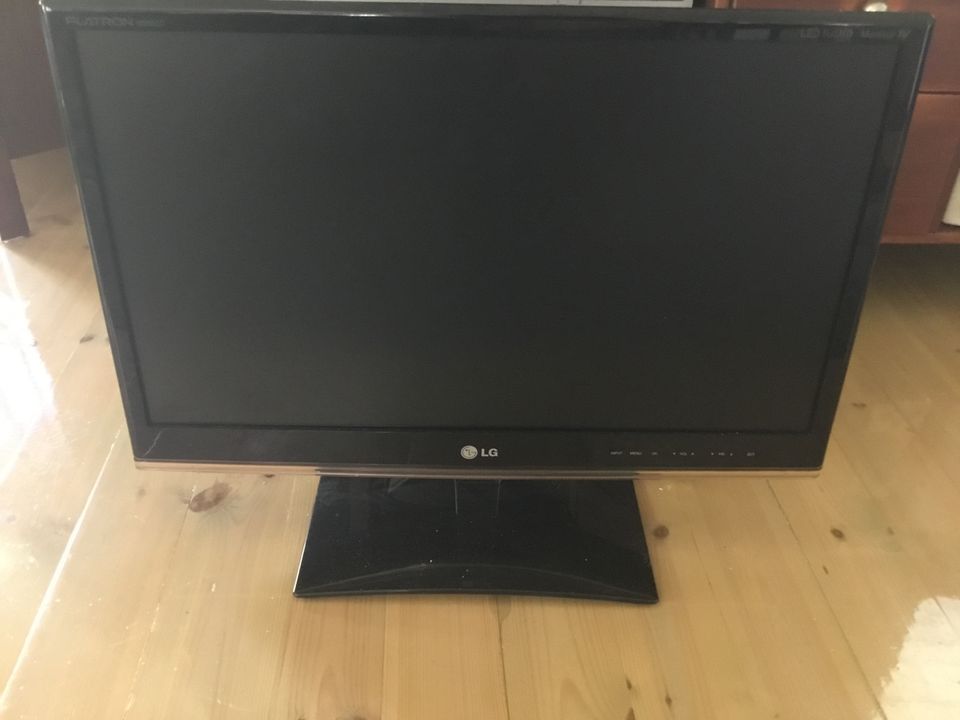 LG 23” Flatron M2350 - PC