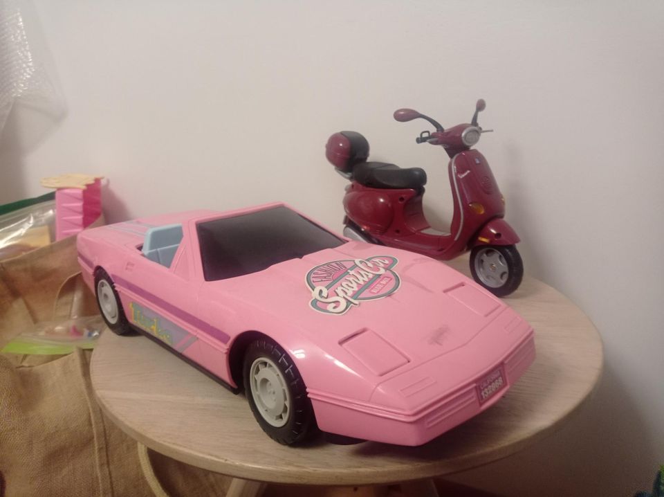Barbie auto ja skootteri