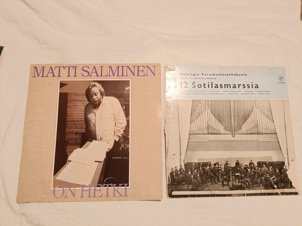 Kotimaisia klassisia LP-levyjä | Matti Salminen | 12 sotilasmarssia
