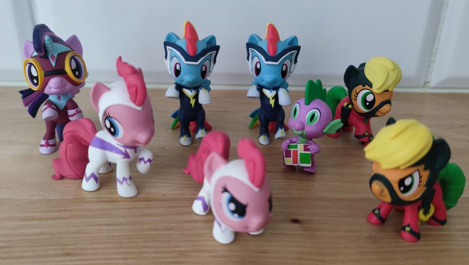 Funko Mystery Minis My Little Pony Series 4 (Power Ponies) hahmoja