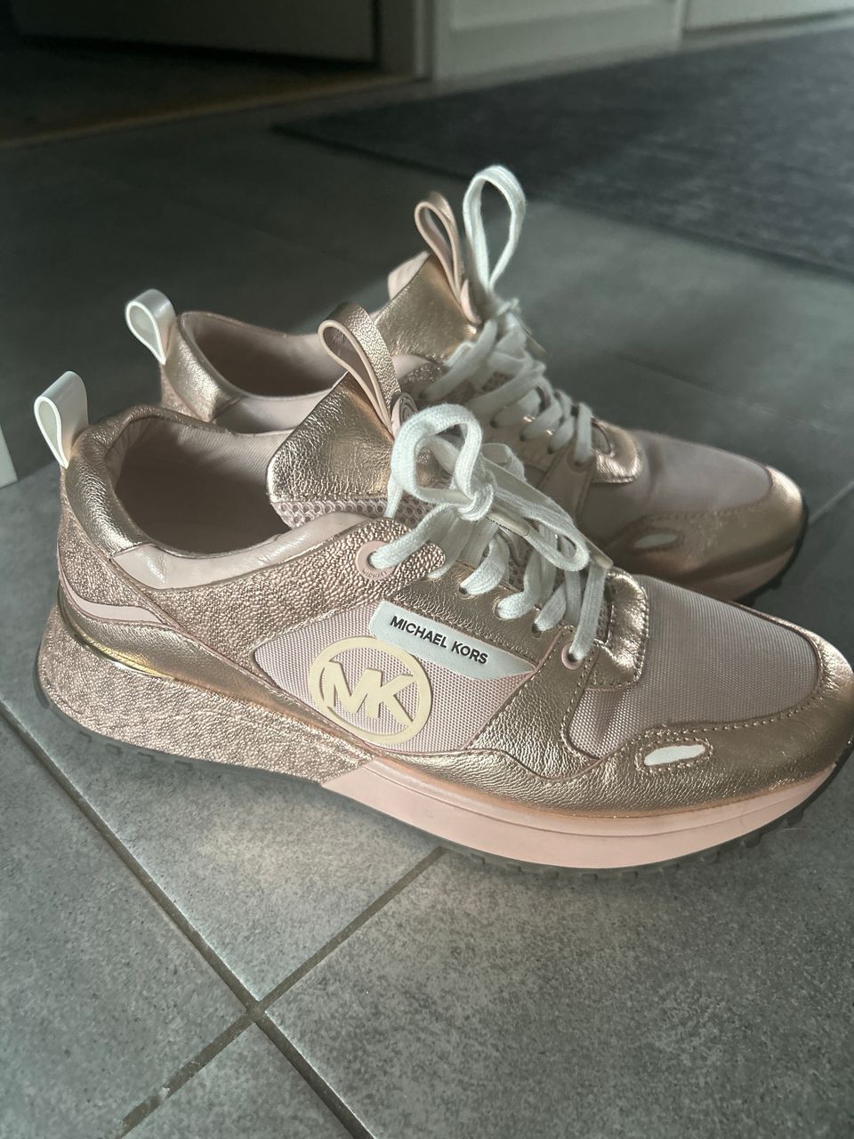 Michael Kors theo trainer tennarit