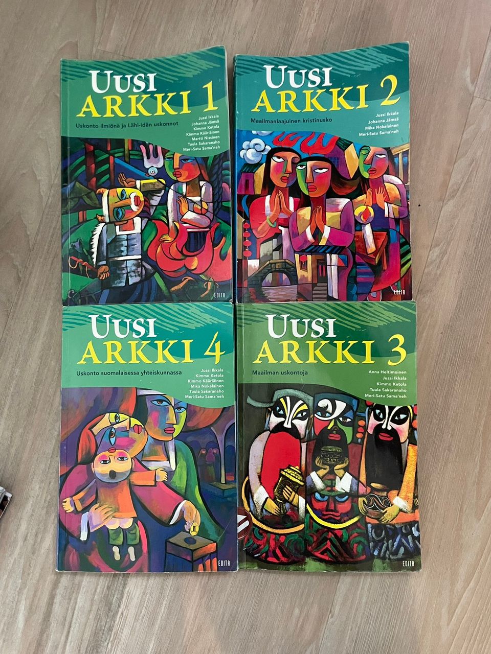 Uusi arkki 1-4 kirjat