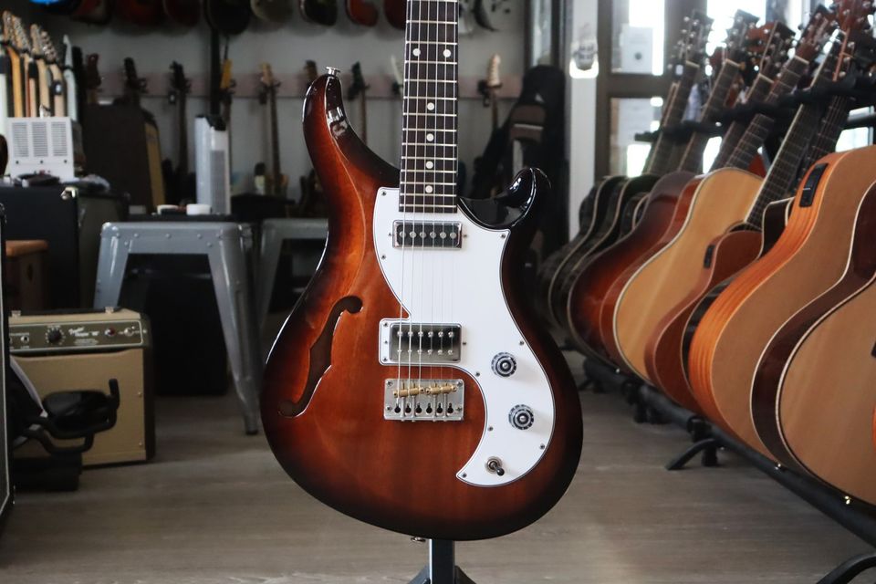 PRS S2 Vela Semi-Hollow McCarty Tobacco Sunburst 2022 sähkökitara