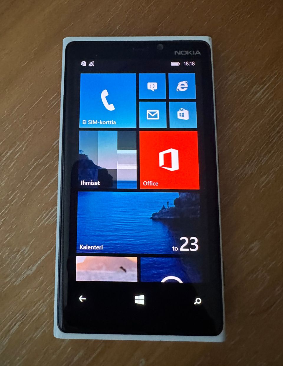 Nokia Lumia 920 valkoinen