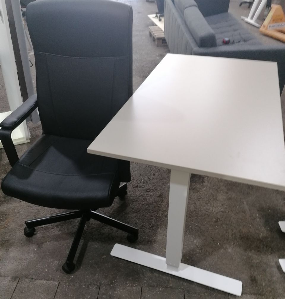 Toimistopöytä ja tuoli 150€