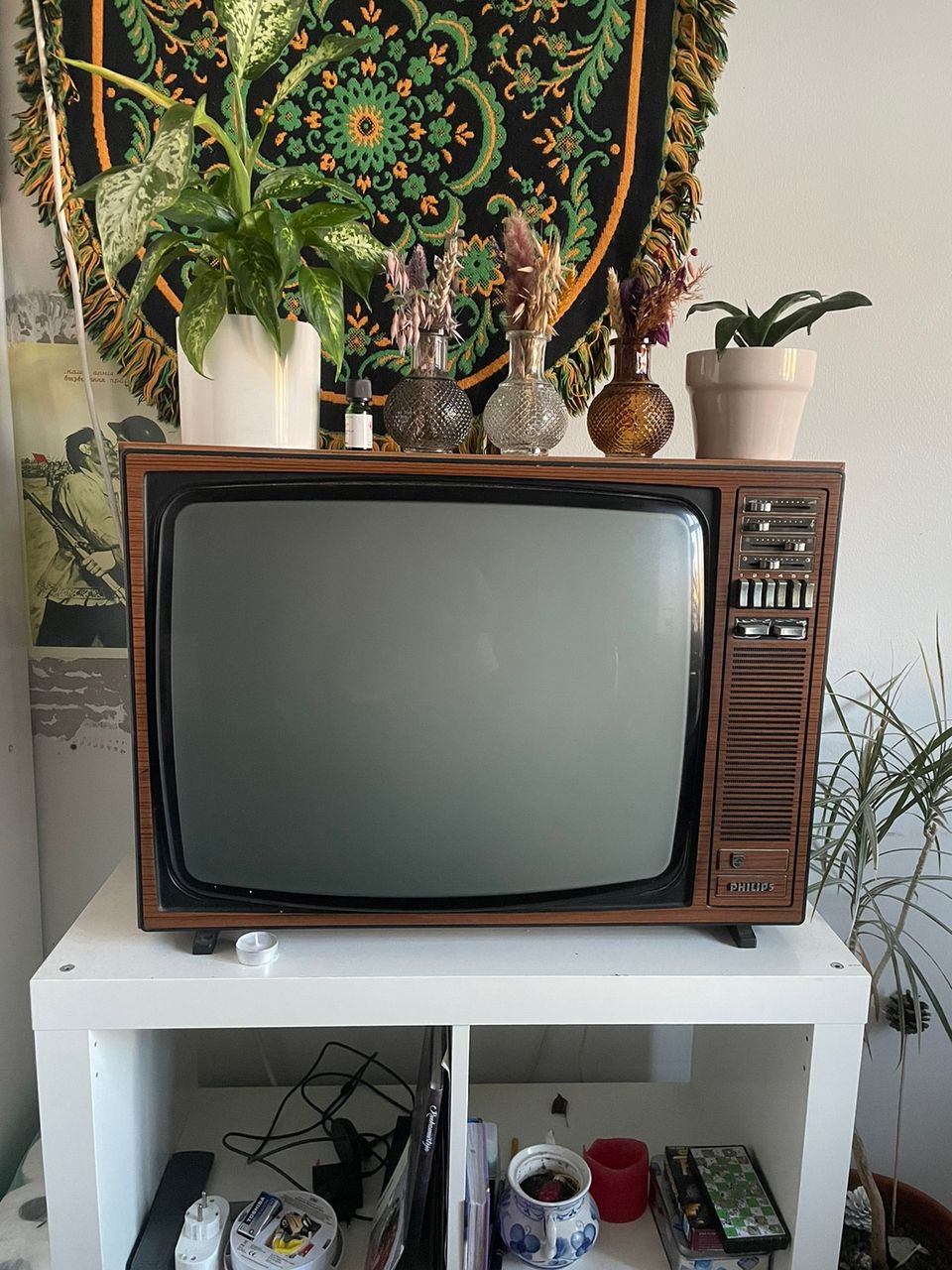 Old TV working black and white