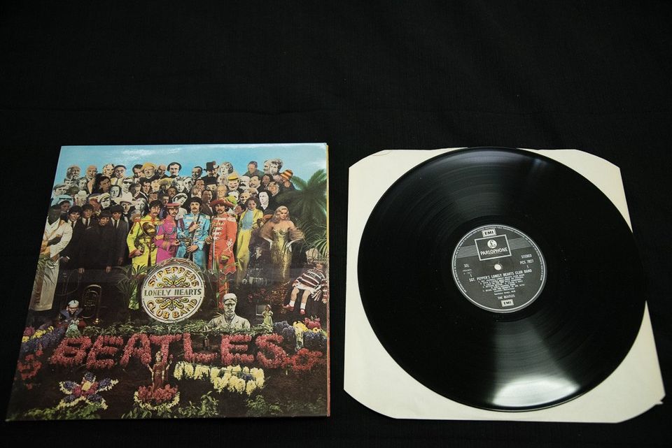 Beatles: Sgt. Pepper's Lonely Hearts Club Band LP