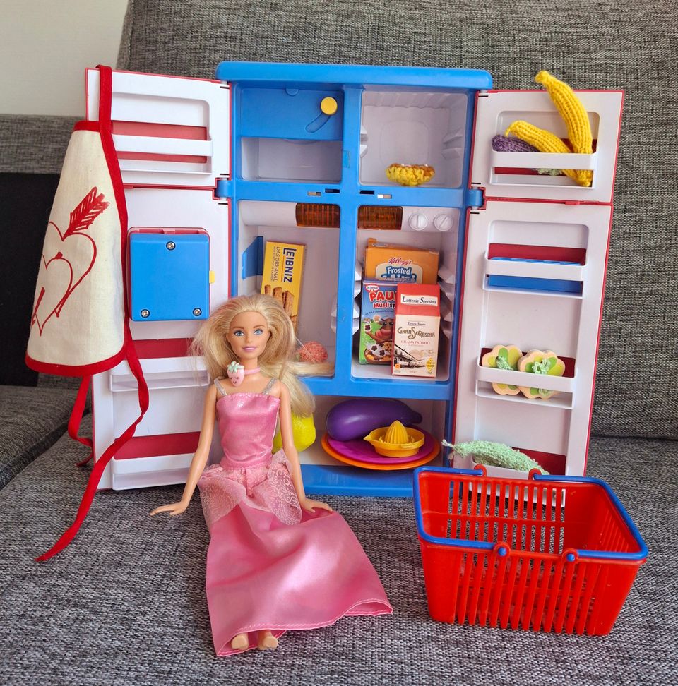 Barbie ja jääkaappi