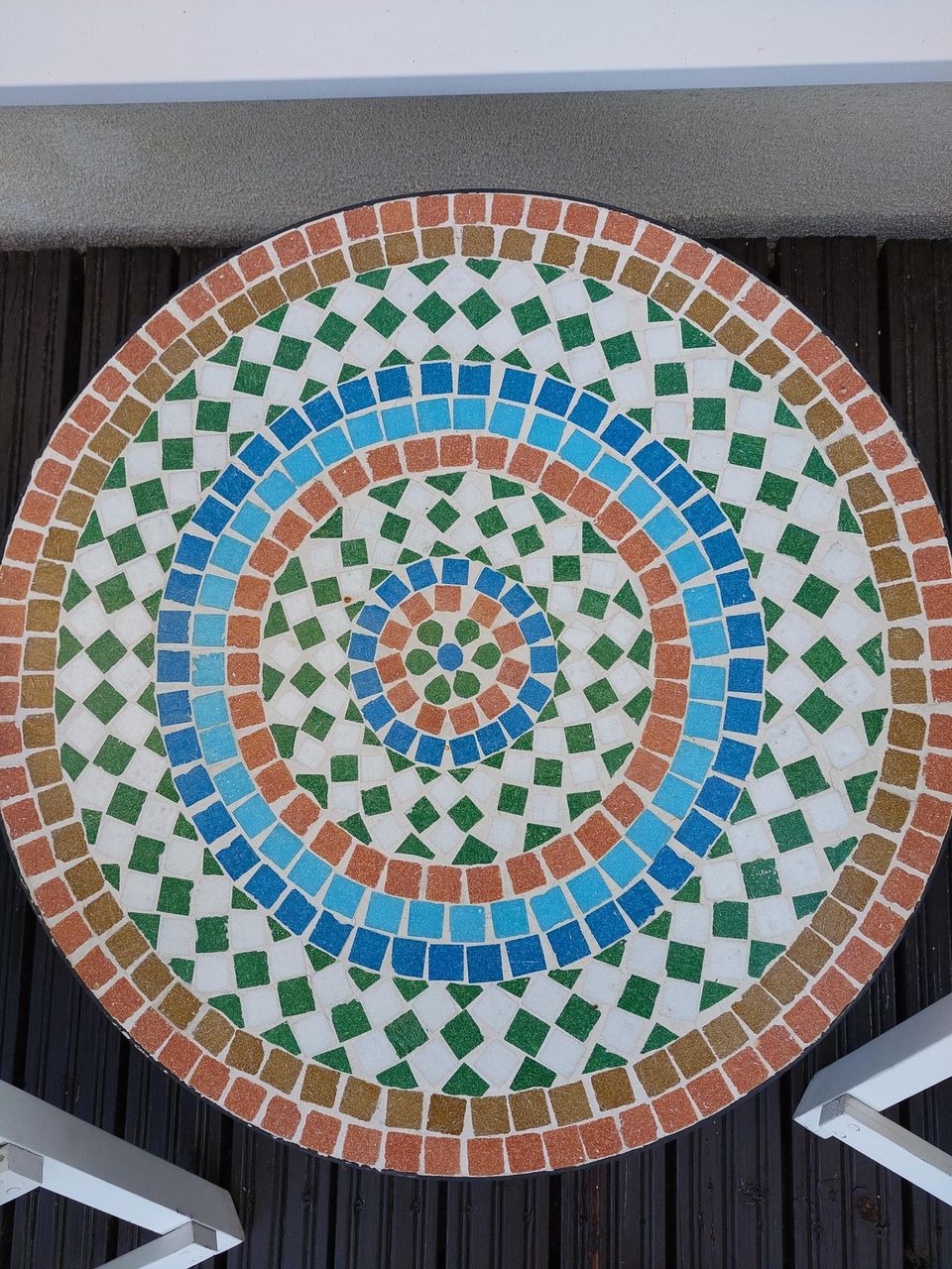 Mosaiikkikuvioinen pyöreä pöydänkansi 70cm