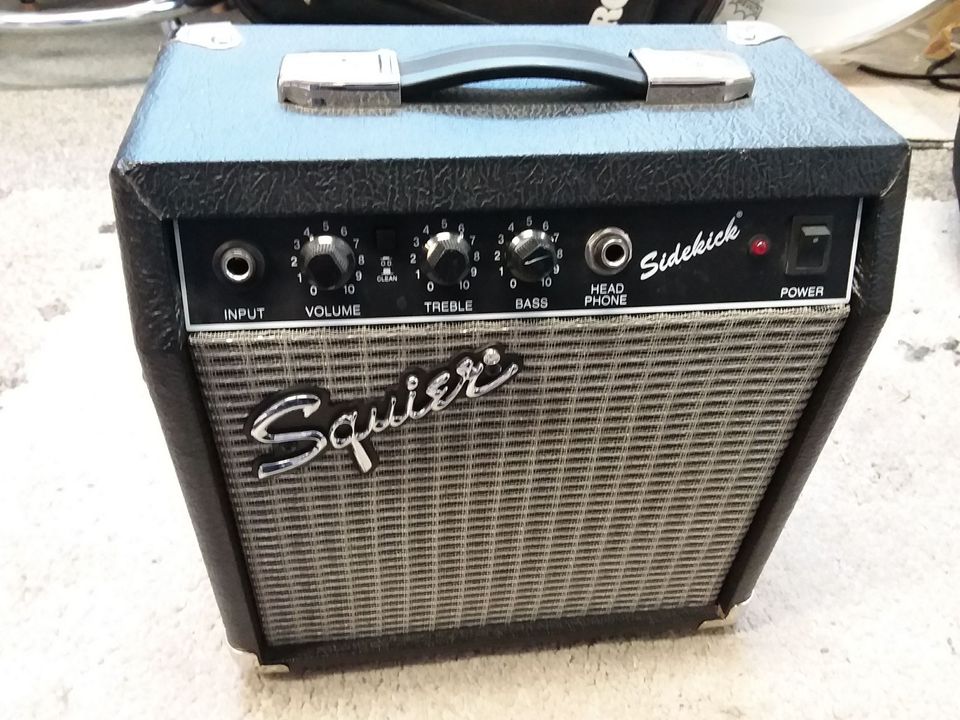 Fender Sguier Sidekick kitaravahvistin