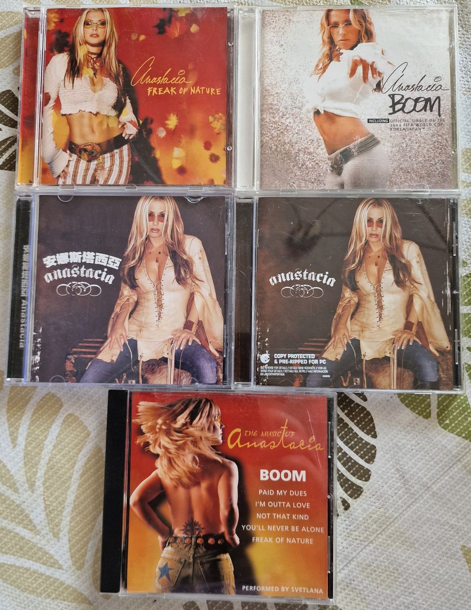 4 kpl Anastacia cdeitä + 1 bonus cd yht. 10e