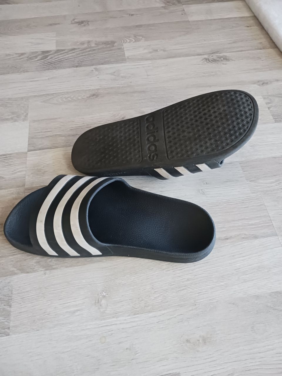 Adidas sandaalit koko 39