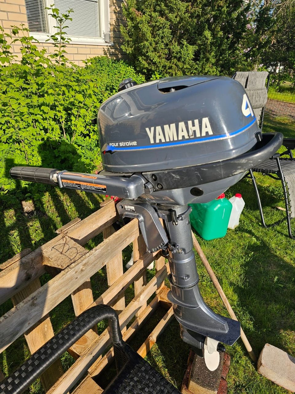 Yamaha F4 4-tahti