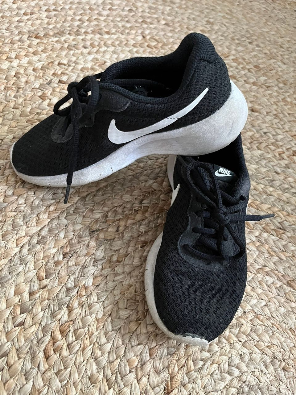 Nike lenkkarit mustat 32
