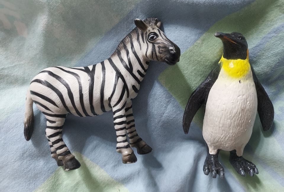 Schleich seepra ja pingviini figuurit