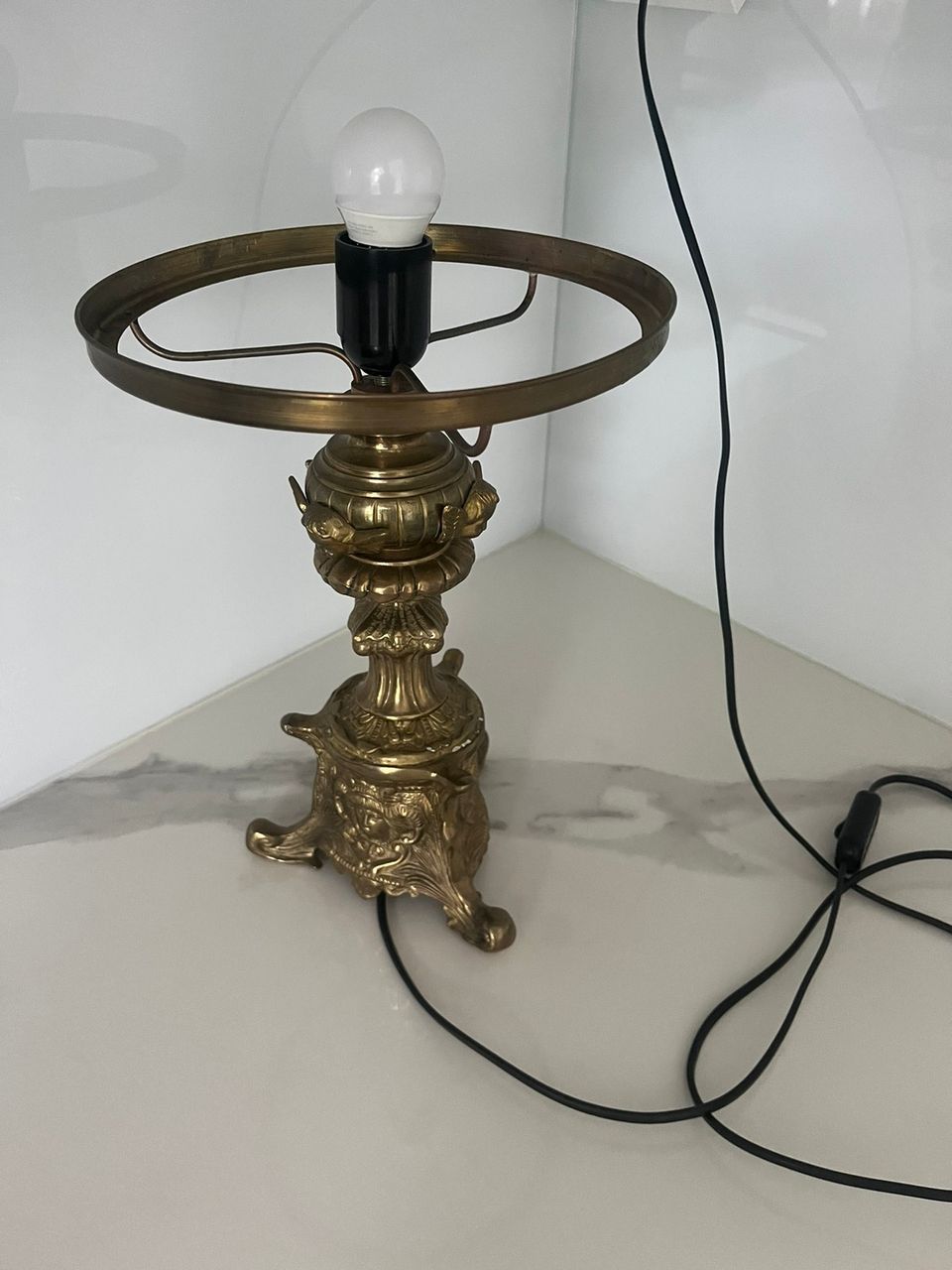 Antiikkinen lamppu