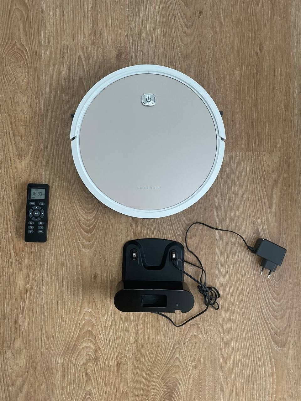 Robot vacuum cleaner with wet cleaning function