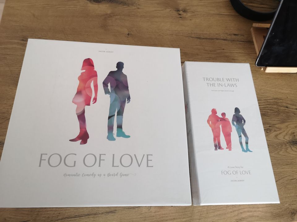 Fog of love -lautapeli ja Trouble with the in-laws -lisäosa
