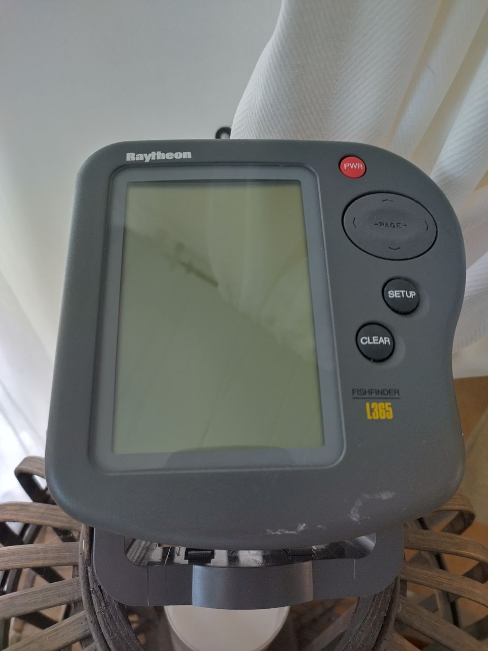 Raytheon Fishfinder L 365