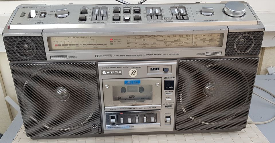 Hitachi TRK-8800E mankka stereo