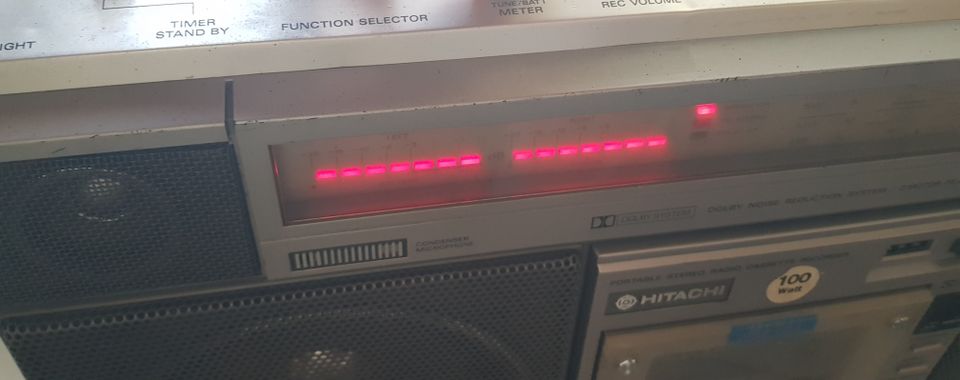 Hitachi TRK-8800E mankka stereo