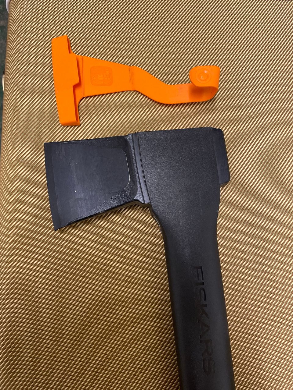 Kirves Fiskars 71cm pitkä halkaisukirves