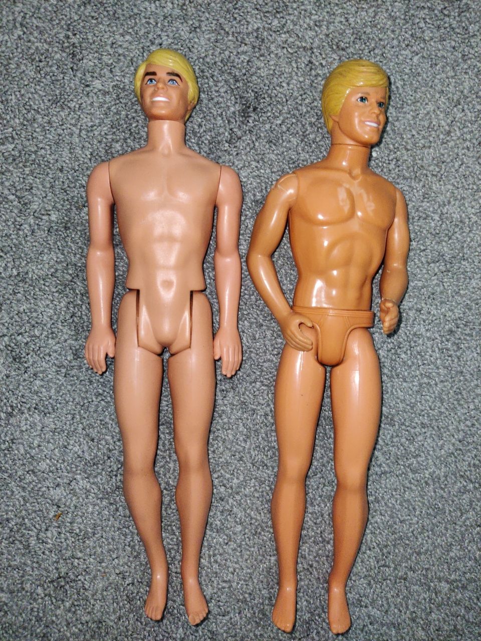 Kaksi vanhaa Ken-nukkea