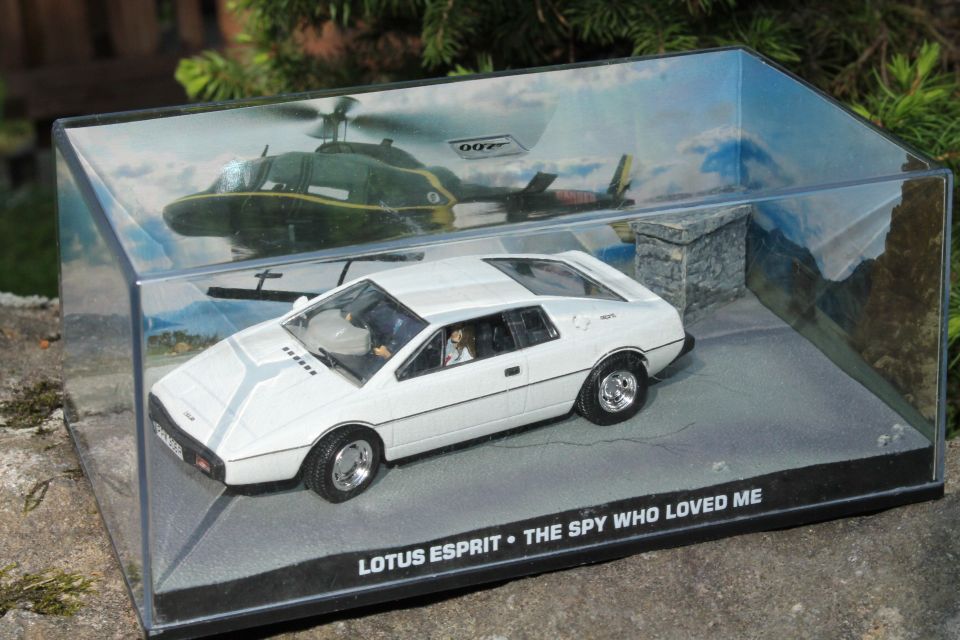 The spy Who Loved Me 1:43 pienoismalli 007 Lotus Esprit 1977 James Bond auto