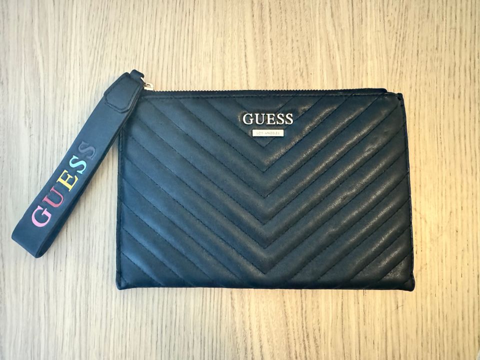 Guess Clutch Bag (Limited Edition) Laukku