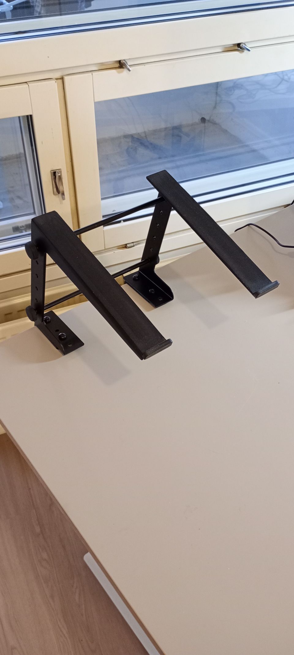 Thomann Millenium laptop stand clamp