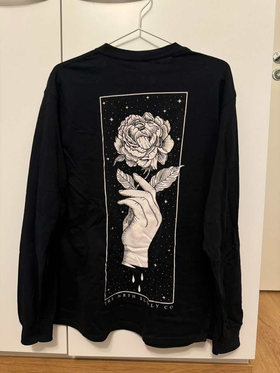 The NRTH Supply ’Peony’ longsleeve