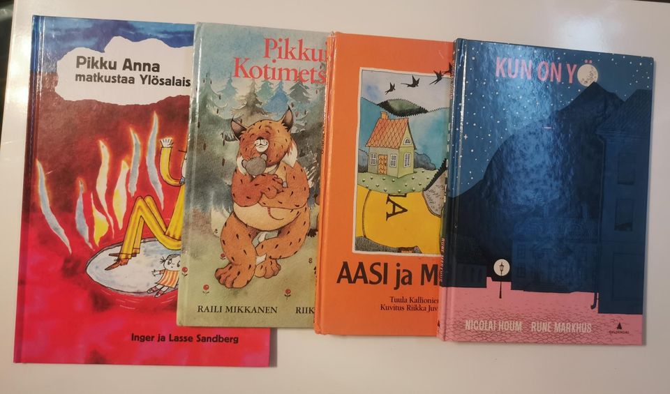 4kpl lasten kirjoja