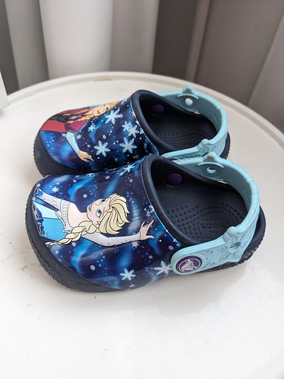 Crocs Frozen