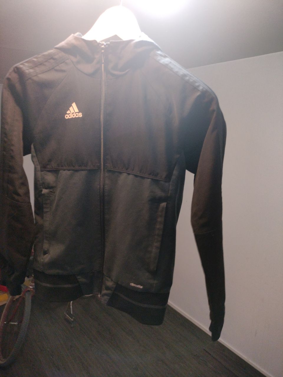 Adidas takki 3 raita (140)