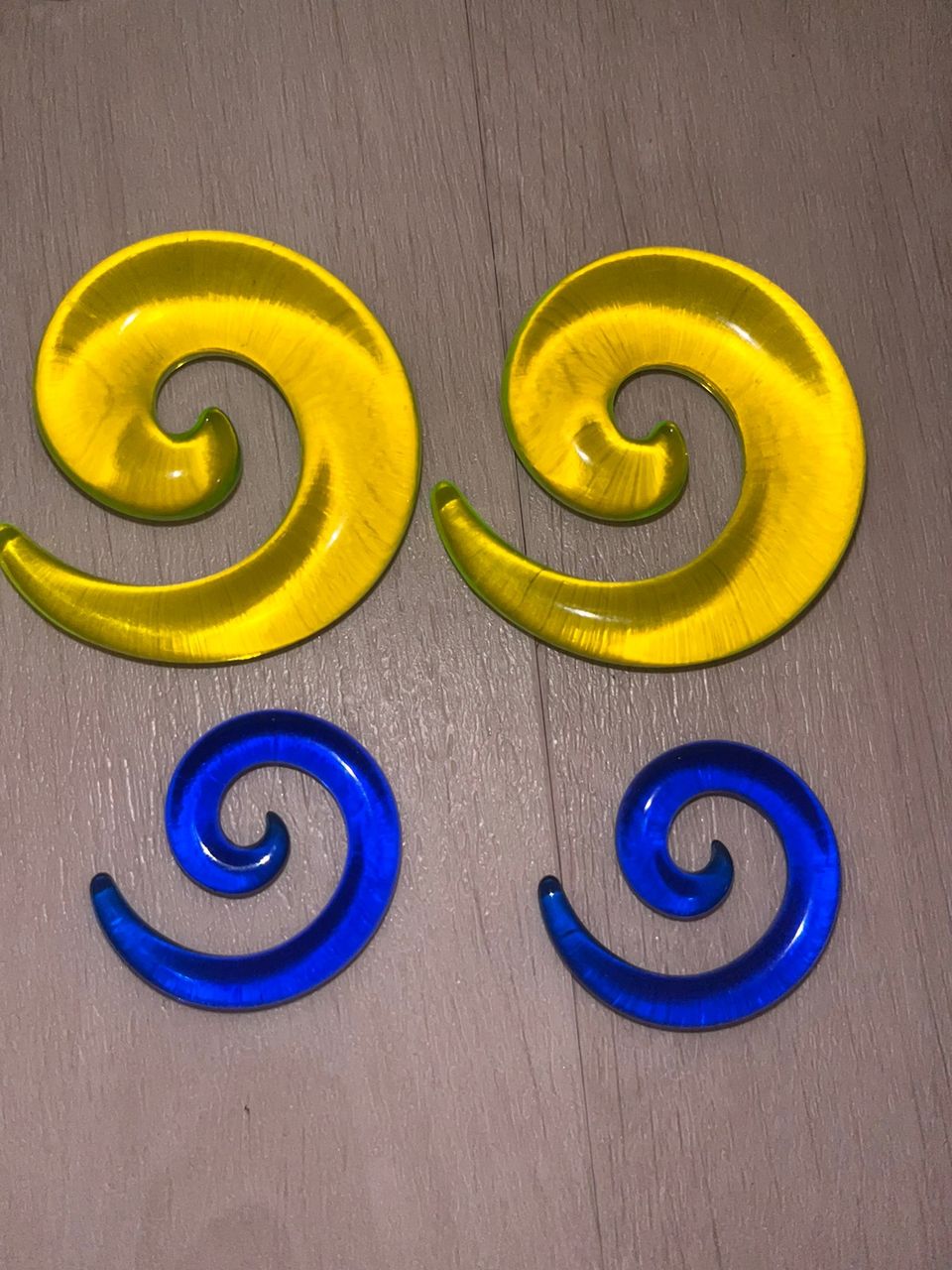 pair of spiral stretching jewerly