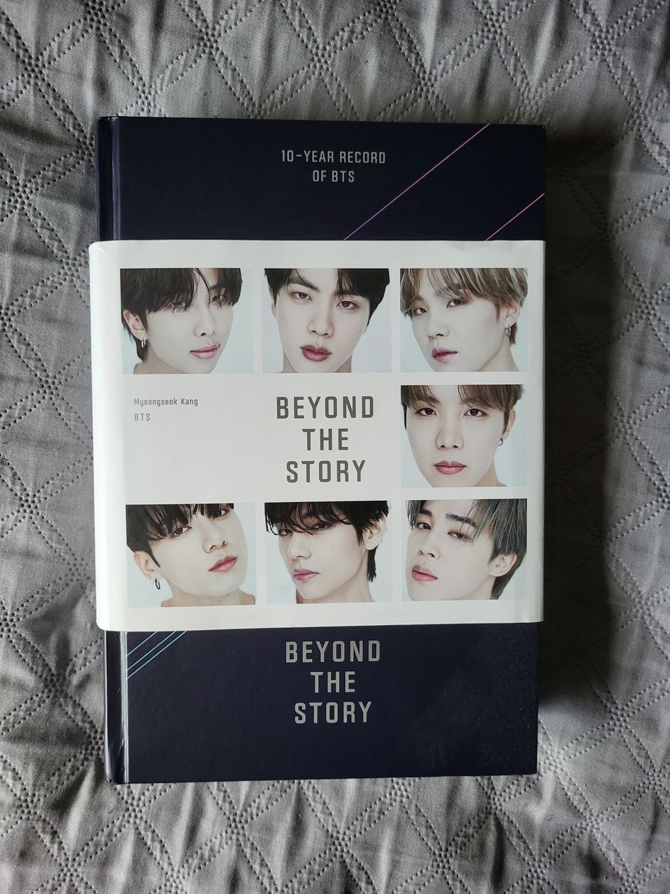BTS Beyond the Story kirja, englanniksi