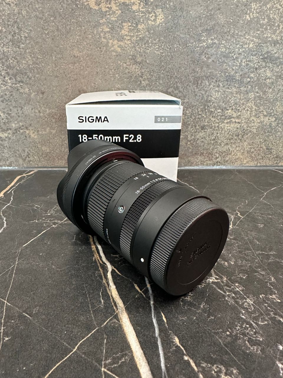 Sigma 18-50 mm F 2.8 DC DN C (Sony E)- objektiivi