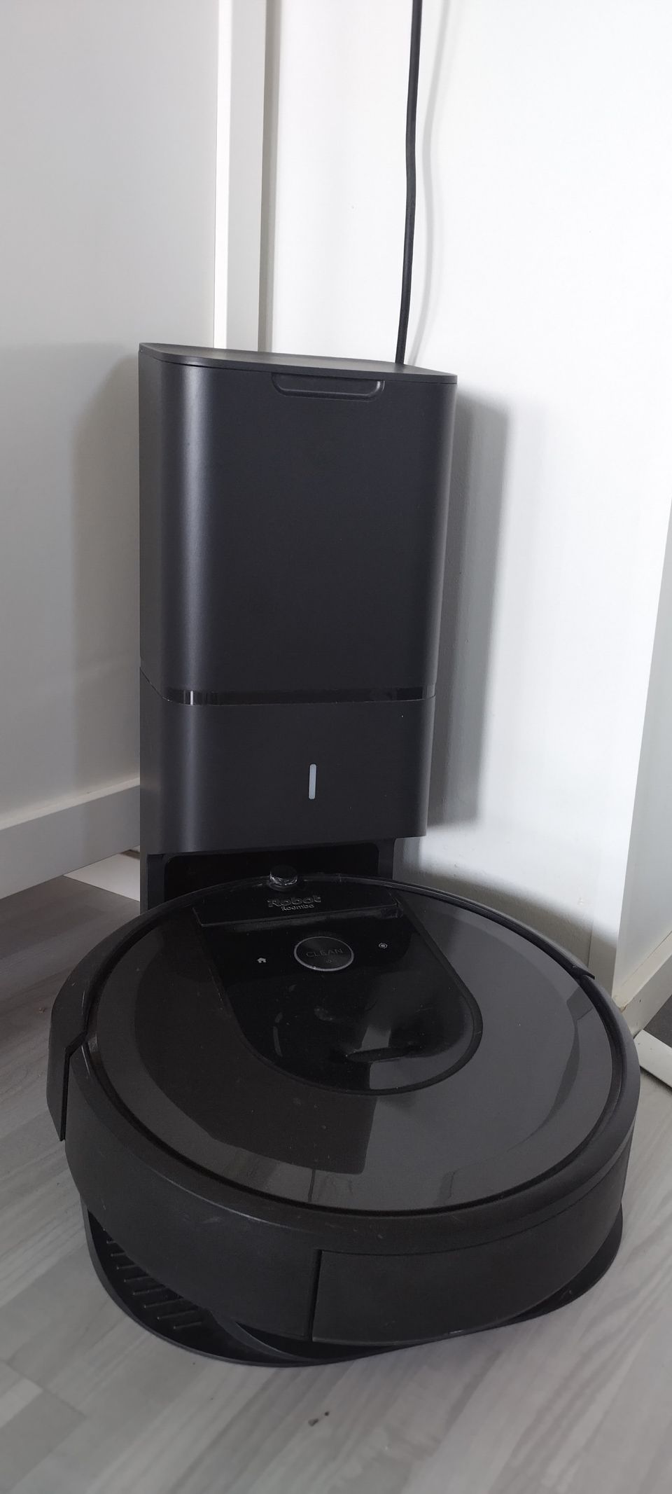 Roomba i7+, robotti-imuri telakalla