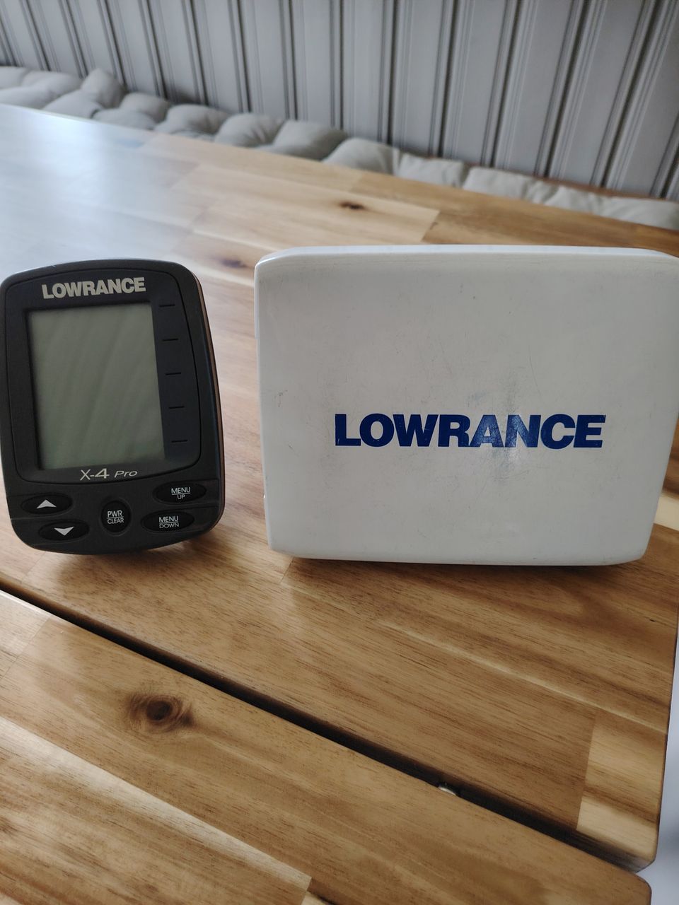 Lowrance X4 pro ja HDS5m karttaplotteri
