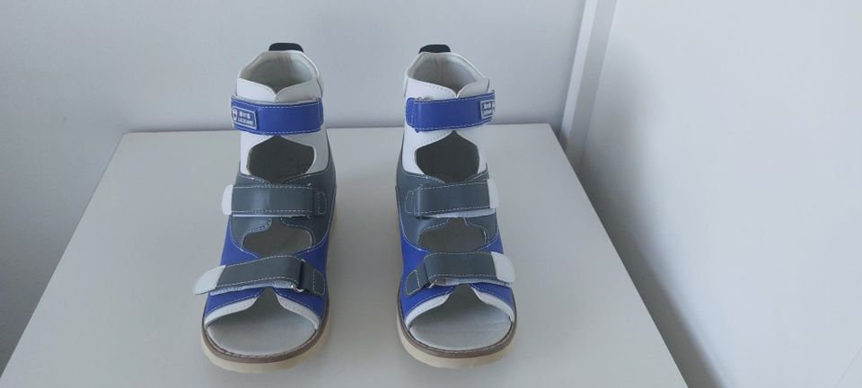 Orthopedic shoes for children