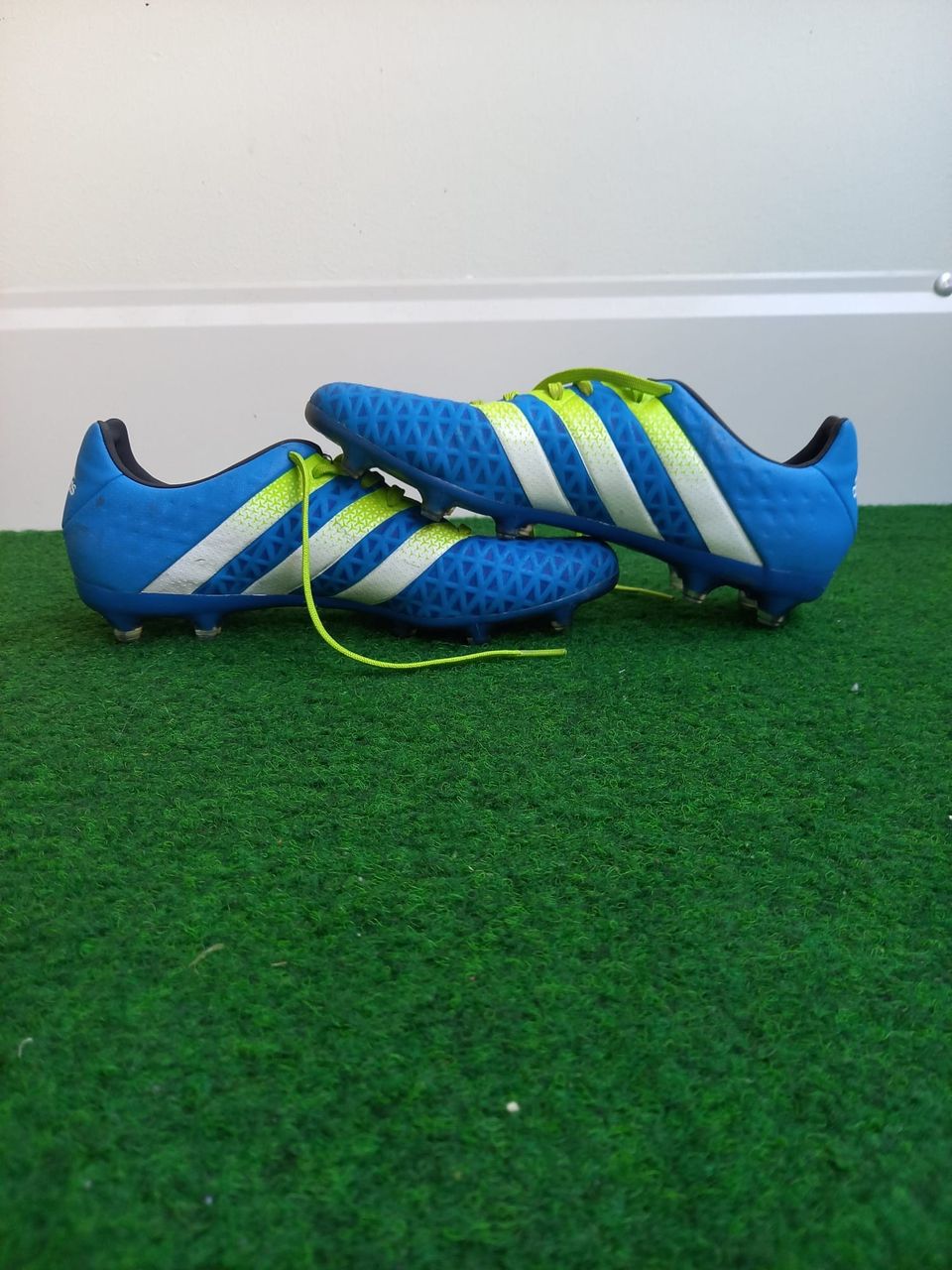 ADIDAS sport shoes football / rugby / americanfootball 40.5