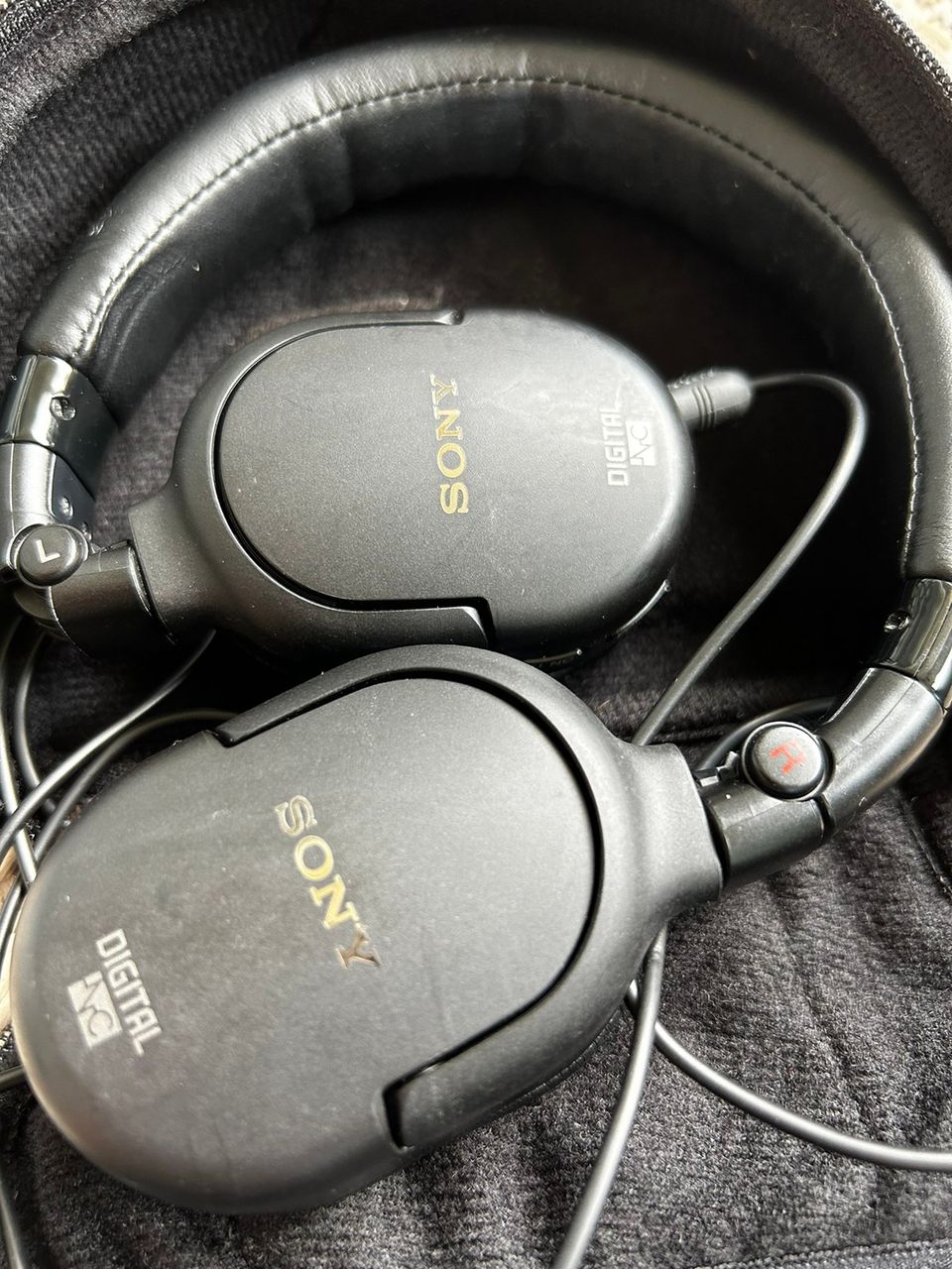 Sony MDRNC200D.CE7 Noise Cancelling Headphones