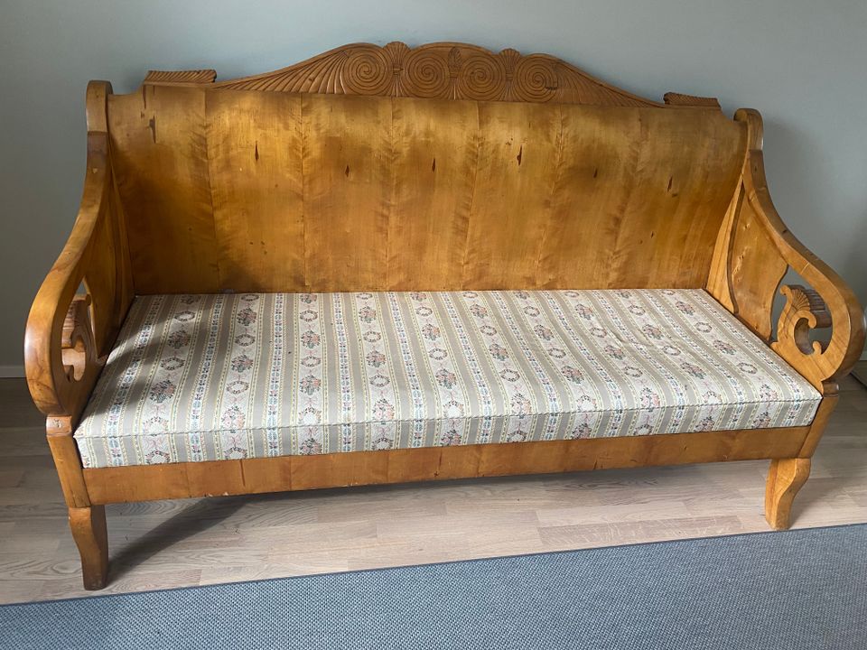Biedermayer-sohva