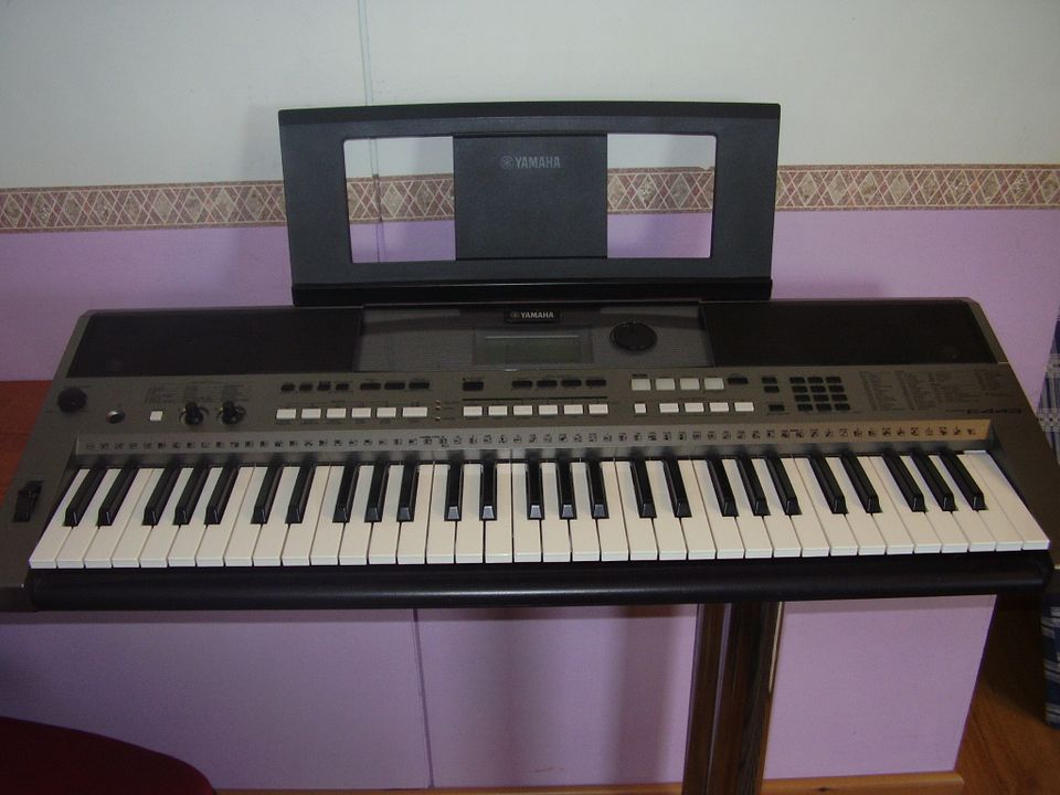 YAMAHA PSR E443