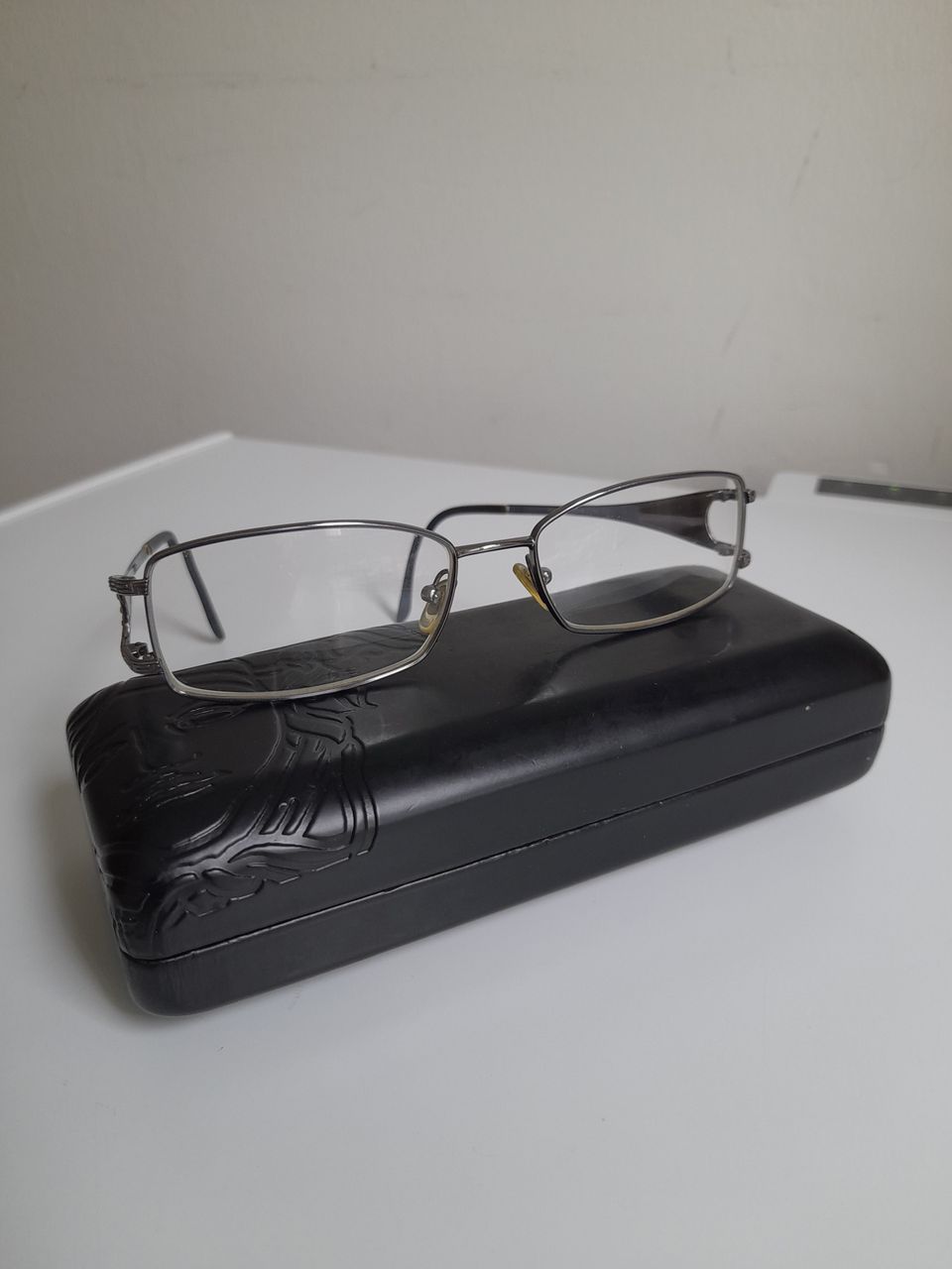 VERSACE silmälasit + alkuperäinen laatikko.