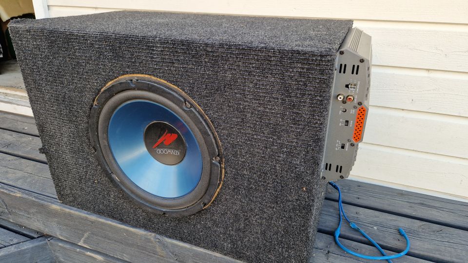 Kenwood 10" subbari ja JBL vahvistin