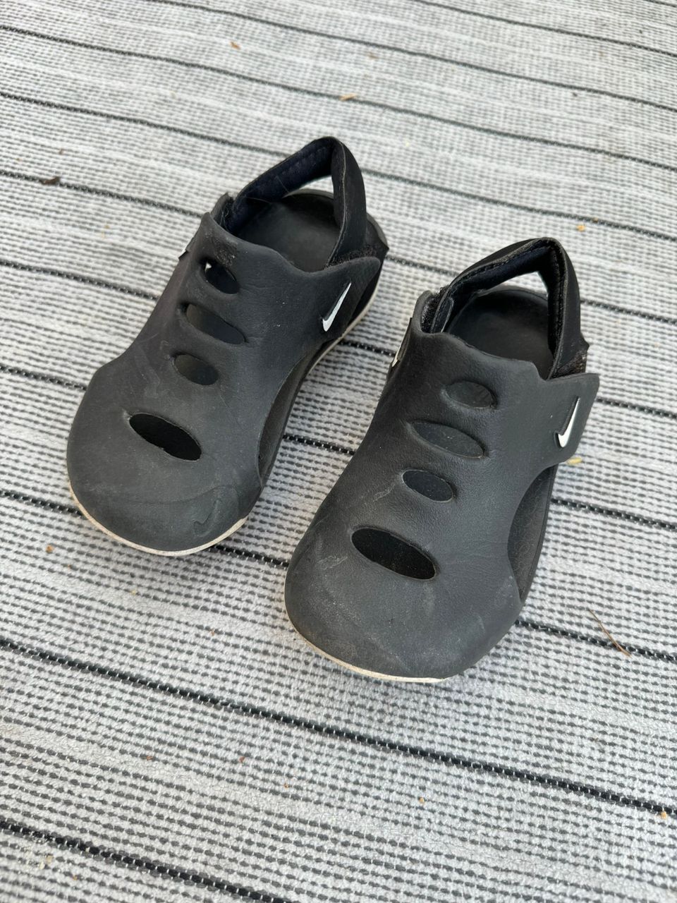 Nike sandaalit 26
