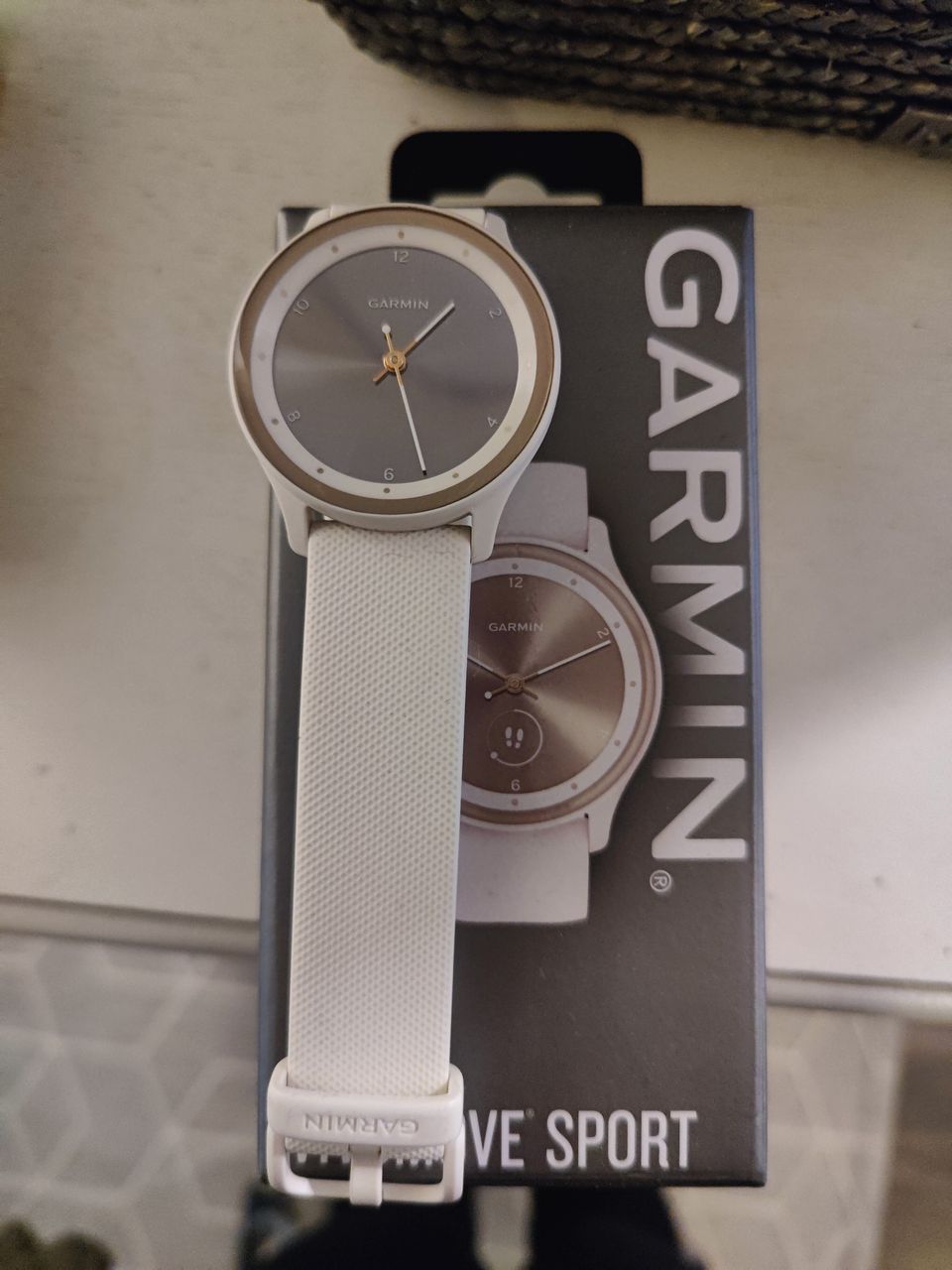 Garmin Vivomove Sport